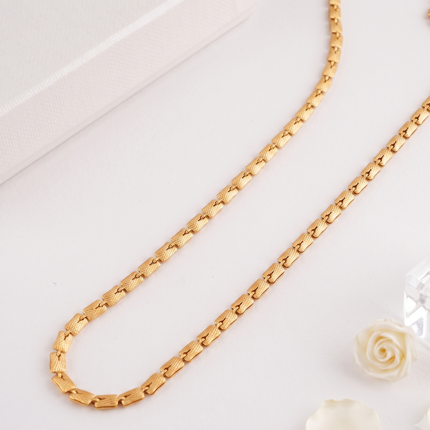 Elegant antique gold plated chain for women