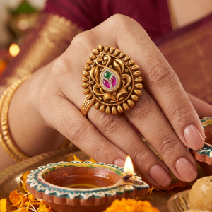 Gorgeous antique gold multicolor finger ring