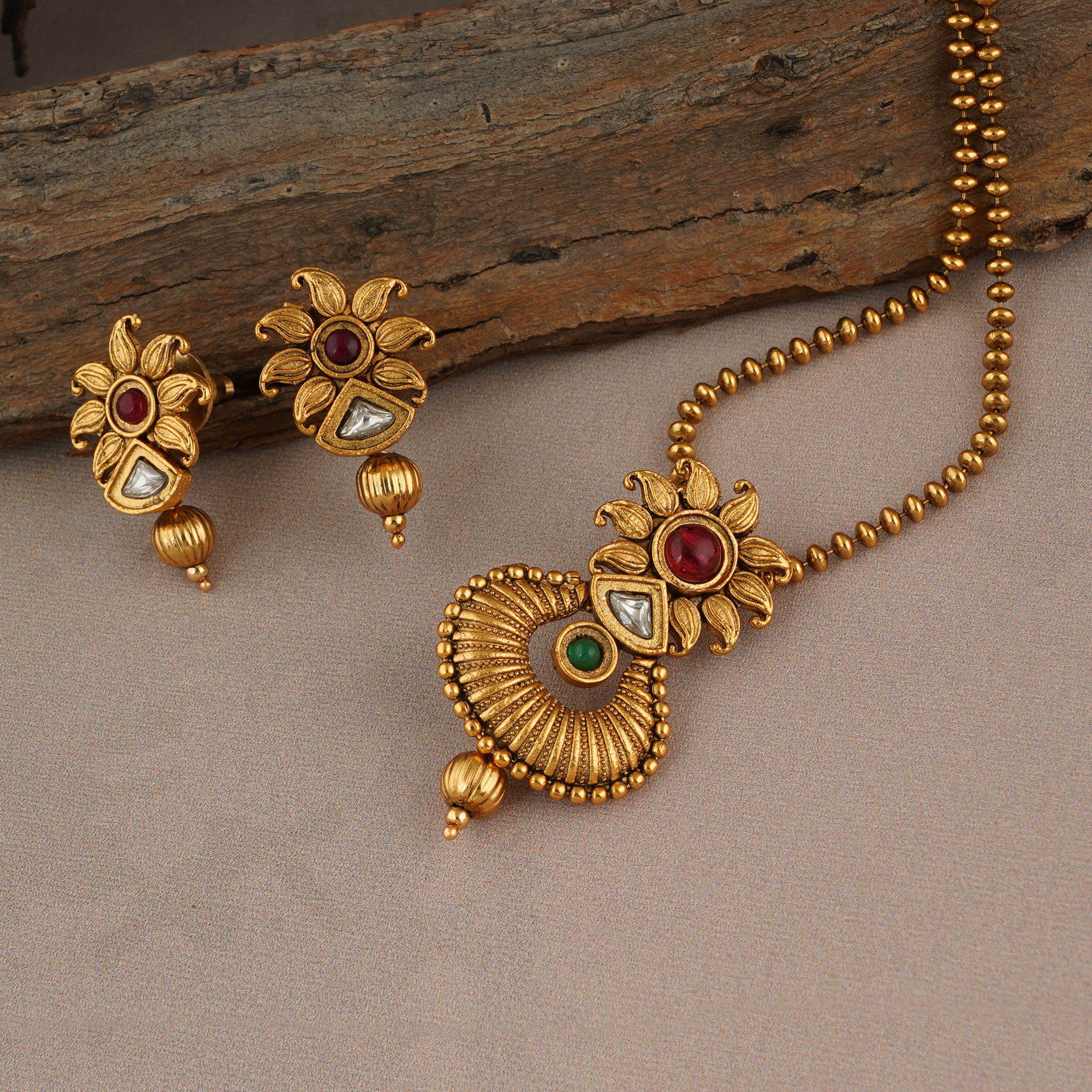 traditional big gold pendant designs